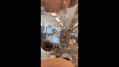 The lathe cutting