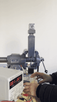 Prototype lifting a 2 kg load